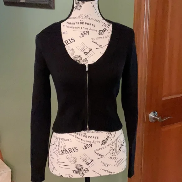 La Hearts Black Crop Top Sweater, Size Small - Picture 1 of 4